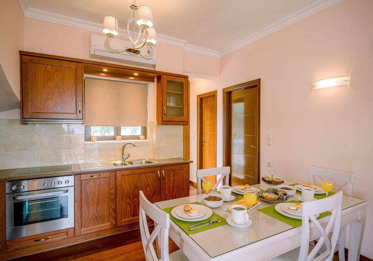 Casa Leone Suites Сталос Экстерьер фото