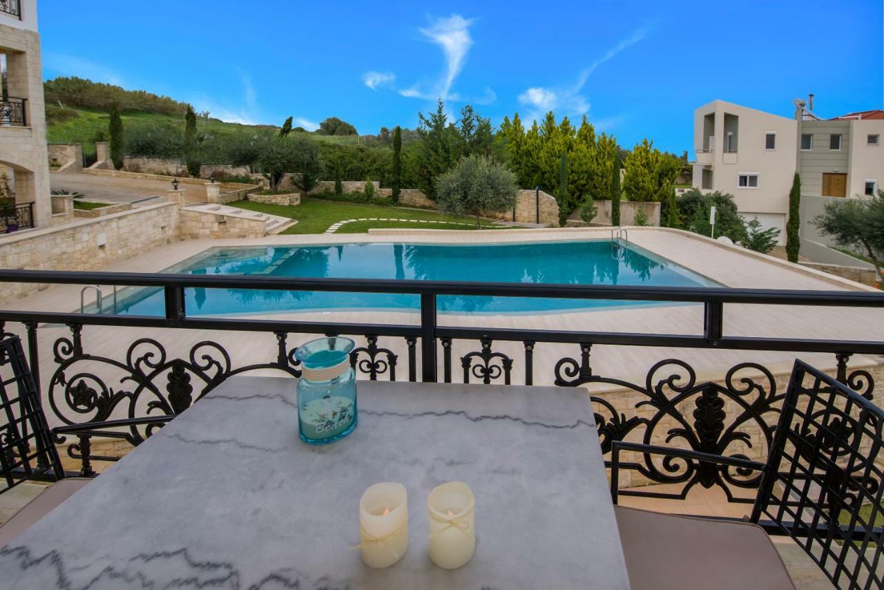 Casa Leone Suites Сталос Экстерьер фото
