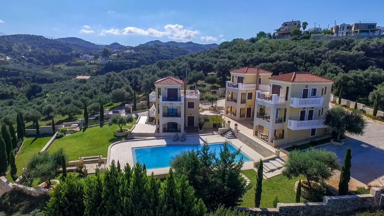 Casa Leone Suites Сталос Экстерьер фото